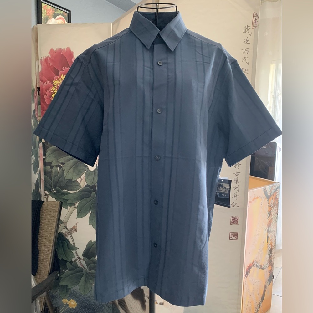 Short sleeve dress shirt